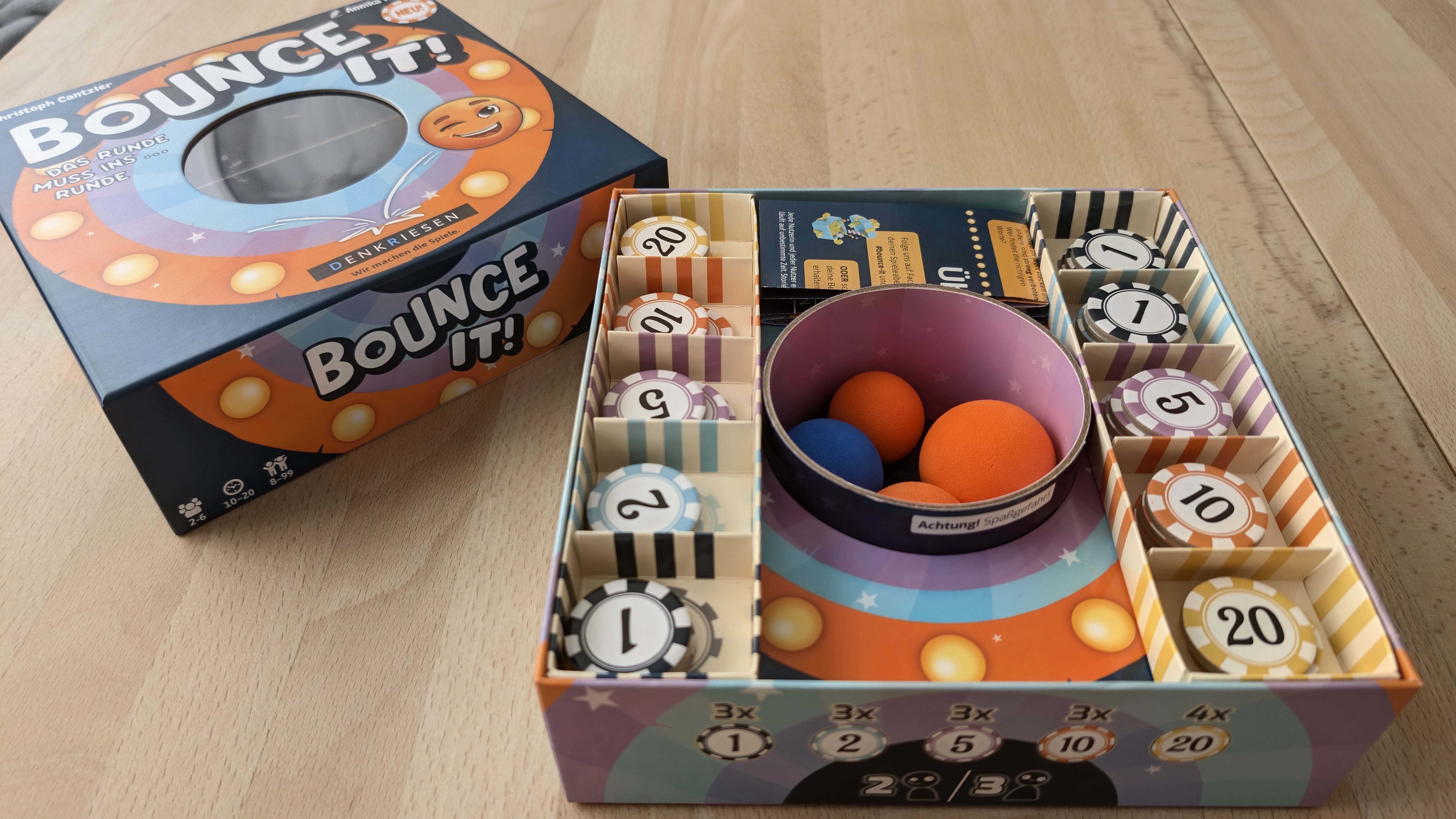 Bounce It! zusammengepackt.